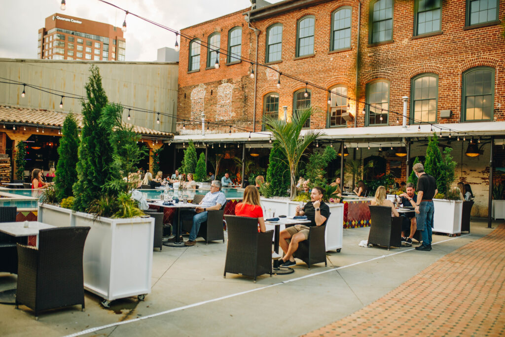 Mulino outdoor dining